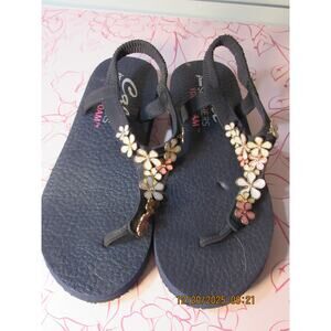 Skechers Yoga Foam Sandals - size 7, New w/o tags